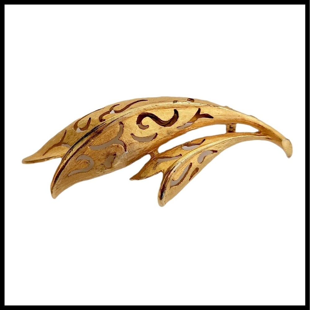 Vintage Textured Texture Stripe Cut Out Feather Leaf Pin Brooch